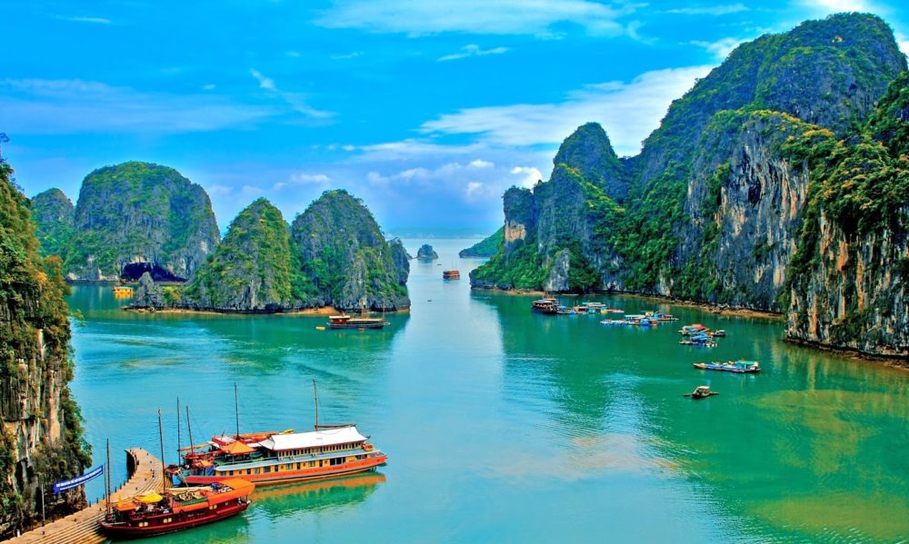 5 Days Hanoi with Cruise At Ha Long Bay – Vietnam Tour Package